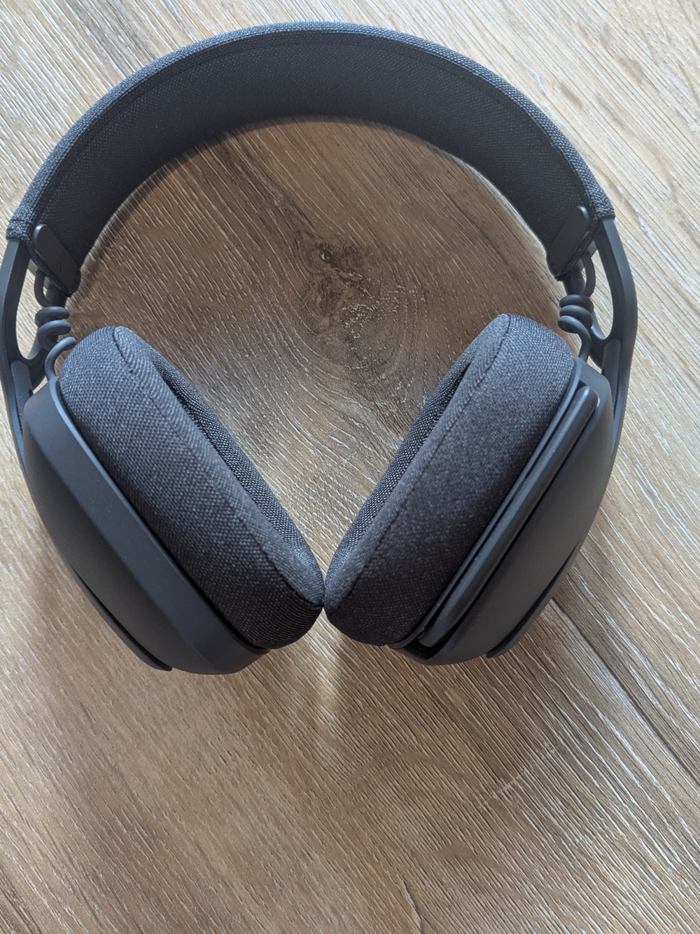 Logitech Zone Vibe 100 Wireless Headset